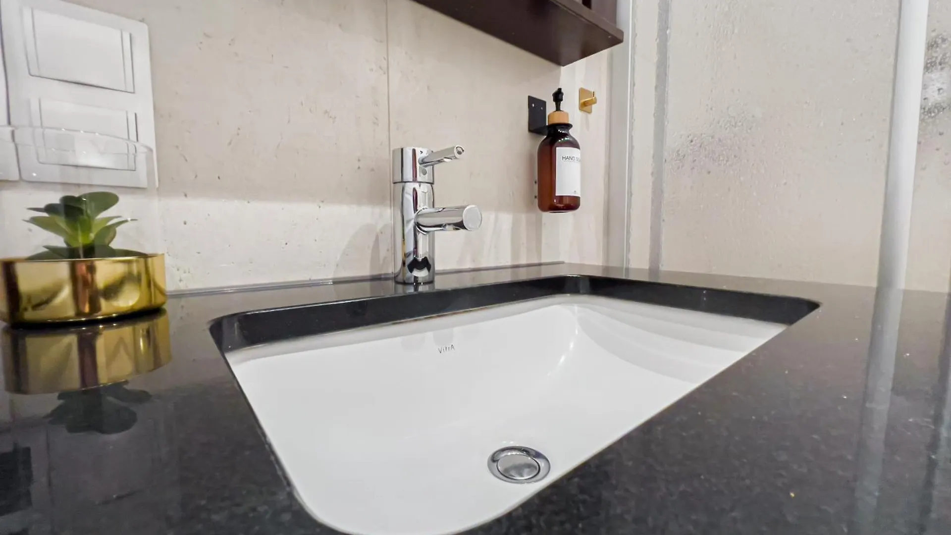 Erstklassiges Ferienapartment Citynah Mit 1 Schlafzimmer - Wifi, Tv, Kuechenzeile, Waschmaschine&Trockner Lipsia Appartamento
