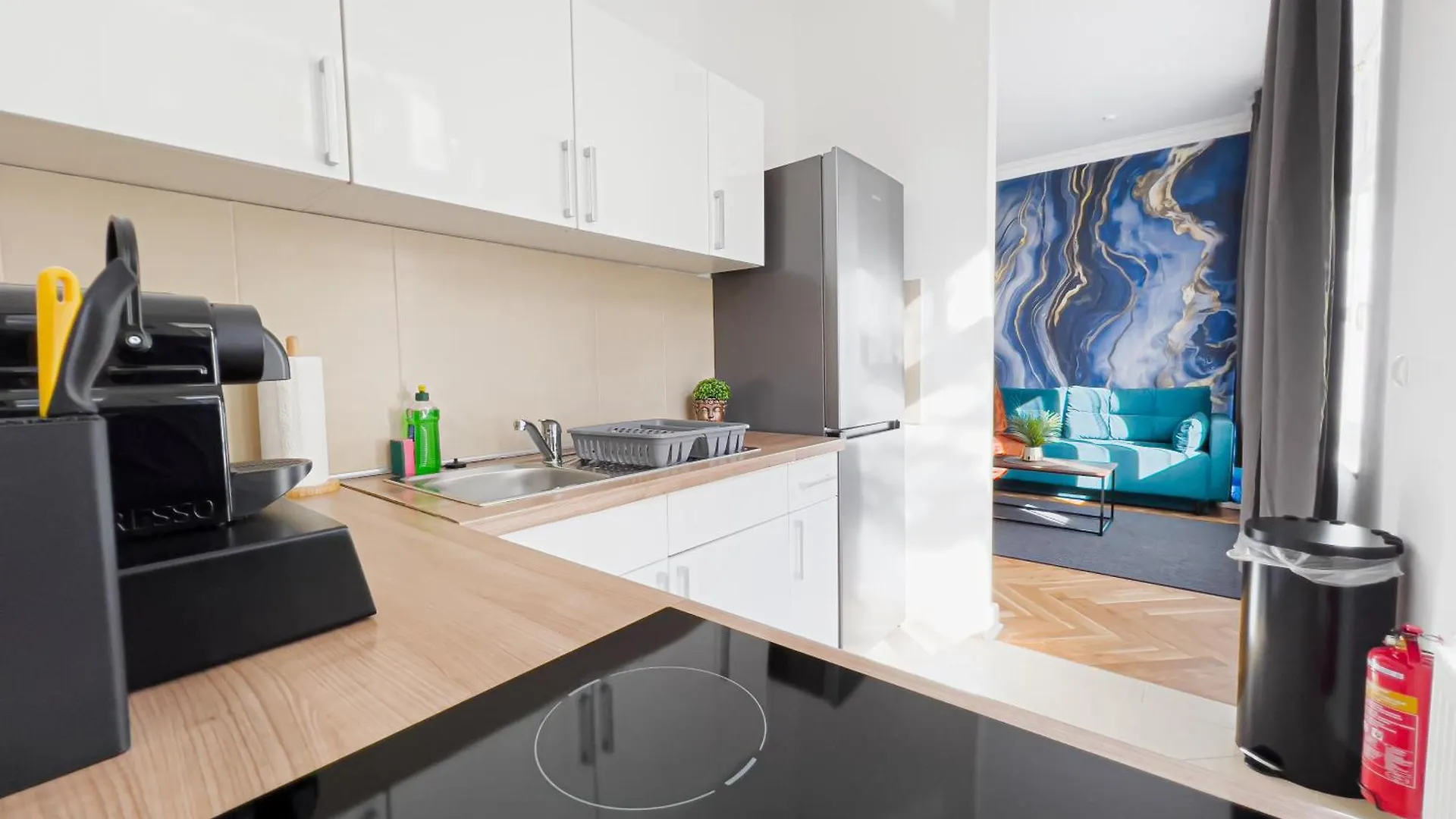 Erstklassiges Ferienapartment Citynah Mit 1 Schlafzimmer - Wifi, Tv, Kuechenzeile, Waschmaschine&Trockner Lipsia Appartamento