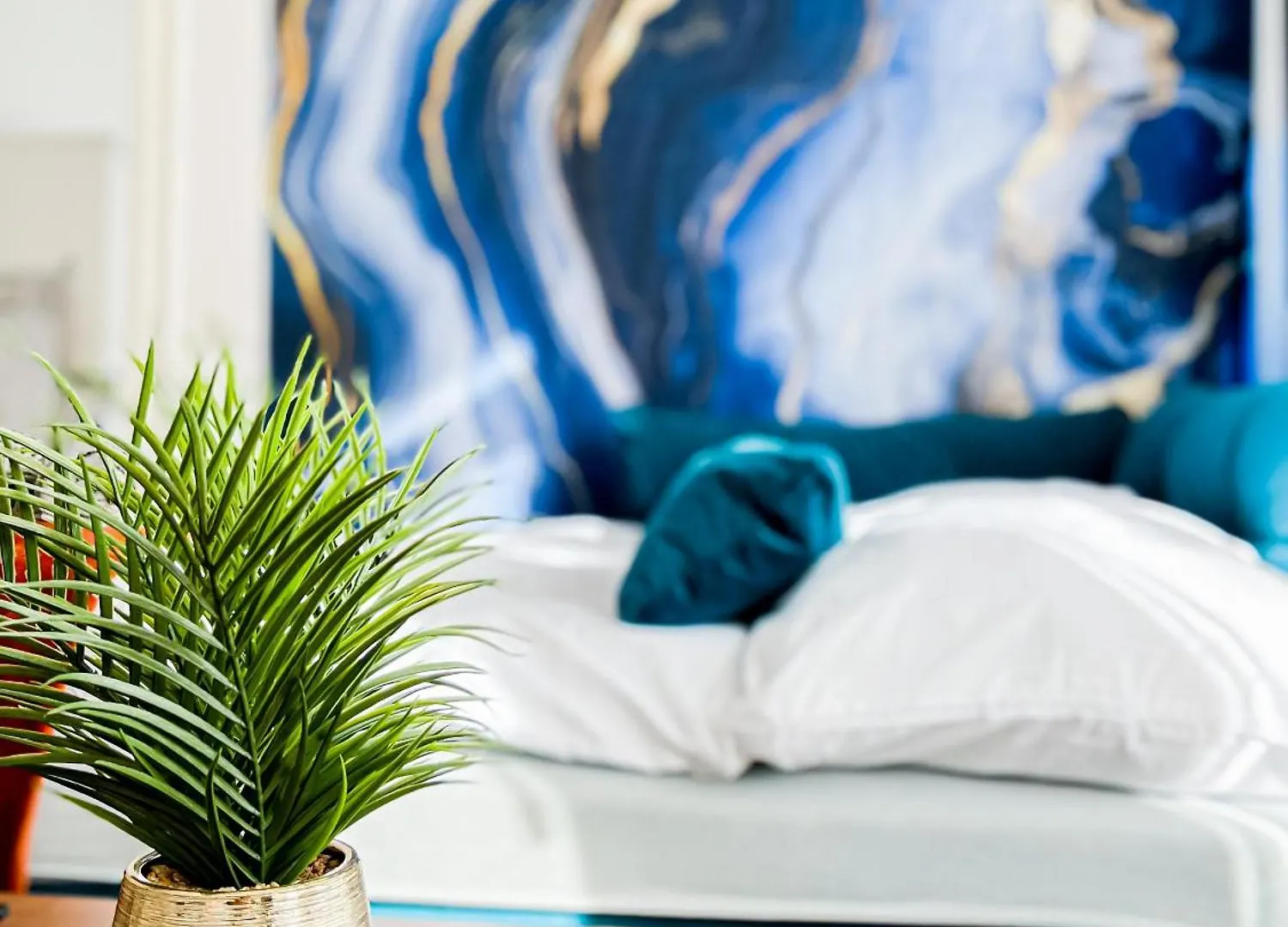 Erstklassiges Ferienapartment Citynah Mit 1 Schlafzimmer - Wifi, Tv, Kuechenzeile, Waschmaschine&Trockner Leipzig 0*,