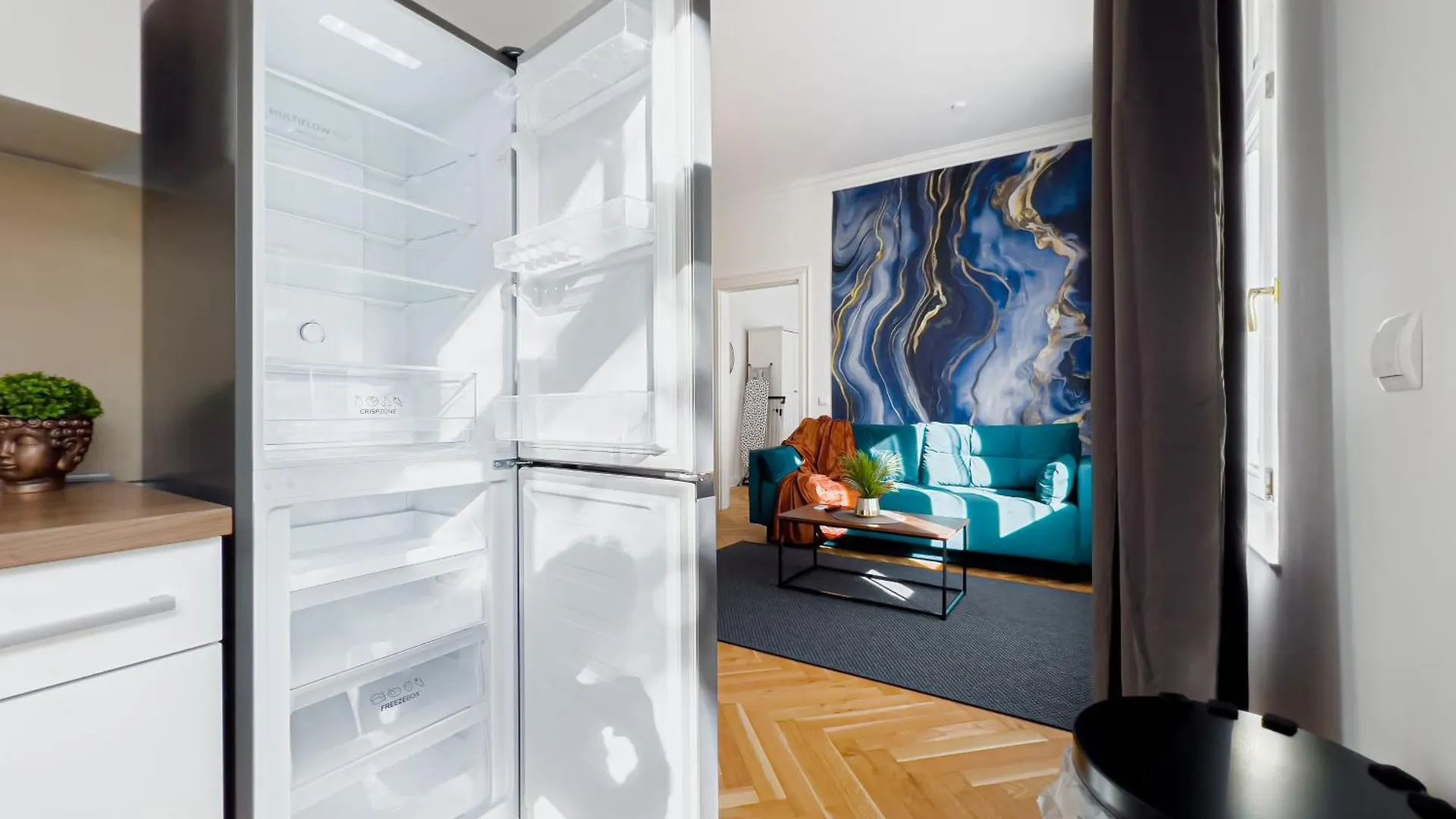 Erstklassiges Ferienapartment Citynah Mit 1 Schlafzimmer - Wifi, Tv, Kuechenzeile, Waschmaschine&Trockner Leipzig 0*,