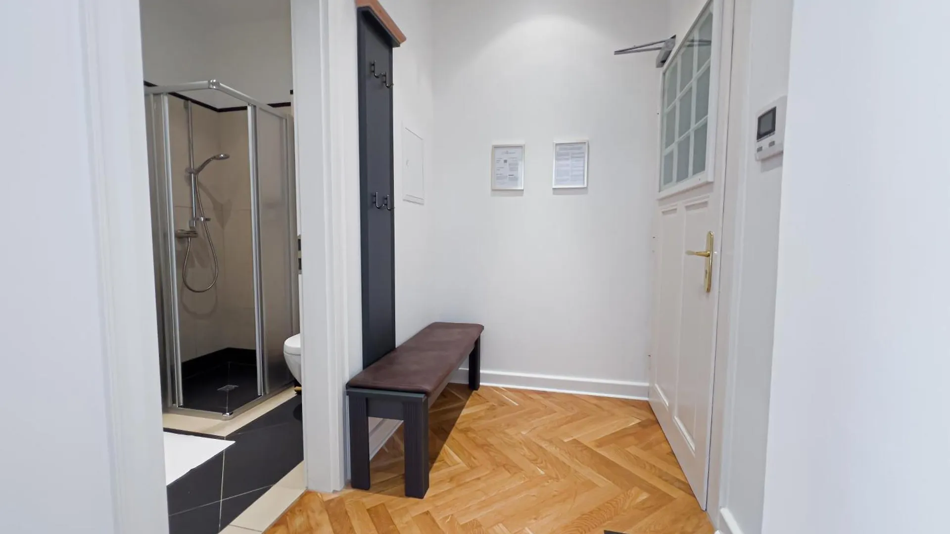 Erstklassiges Ferienapartment Citynah Mit 1 Schlafzimmer - Wifi, Tv, Kuechenzeile, Waschmaschine&Trockner Leipzig Germany